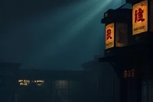 《灯下书简》书桌上摊开的旧信件与台灯光影